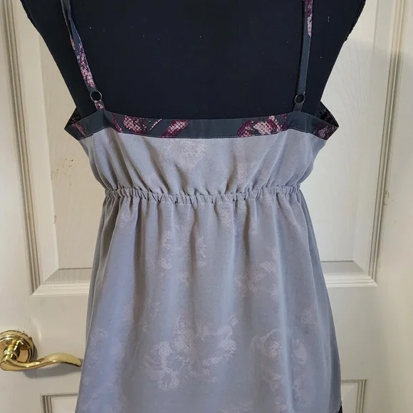 Top - Picture 2 of 2